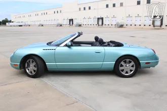 2002 Ford Thunderbird photo 2