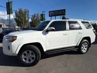2021 Toyota 4Runner photo 2