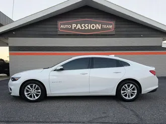 2016 Chevrolet Malibu photo 2