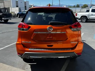 2017 Nissan Rogue SV photo 6