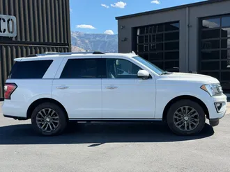 2020 Ford Expedition photo 3