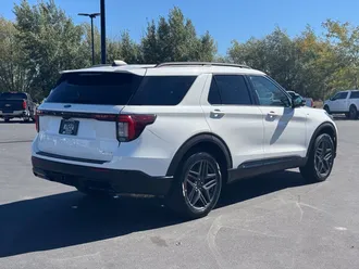 2025 Ford Explorer photo 6