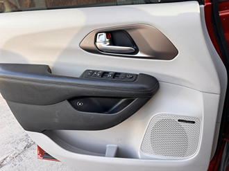 2018 Chrysler Pacifica photo 7