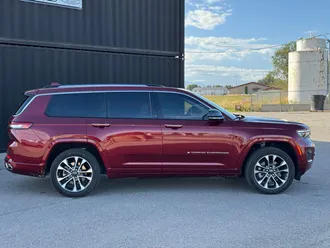 2023 Jeep Grand Cherokee L photo 3