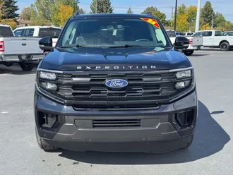 2025 Ford Expedition photo 2