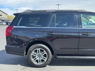 2025 Ford Expedition photo 5