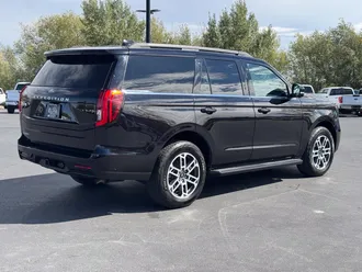 2025 Ford Expedition photo 6