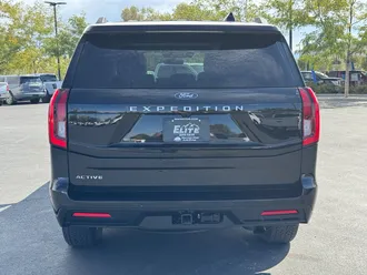 2025 Ford Expedition photo 7