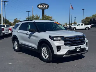 2025 Ford Explorer photo 3