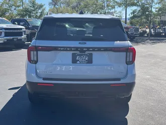 2025 Ford Explorer photo 7