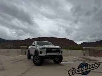 2026 Chevrolet Colorado photo 2