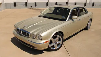 2006 Jaguar XJ8 photo 2