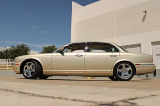 2006 Jaguar XJ8 photo 7