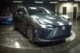 2023 LEXUS RZ photo 5