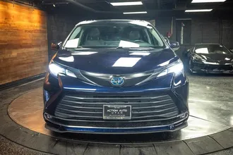 2023 TOYOTA SIENNA photo 4