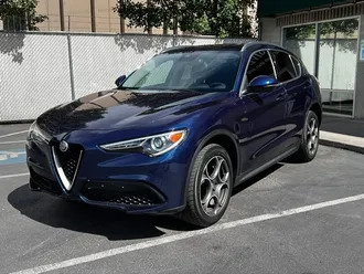 2018 Alfa Romeo Stelvio photo 3
