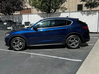 2018 Alfa Romeo Stelvio photo 4