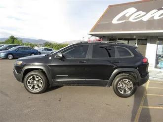 2019 JEEP CHEROKEE photo 2