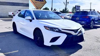 2020 Toyota Camry photo 3