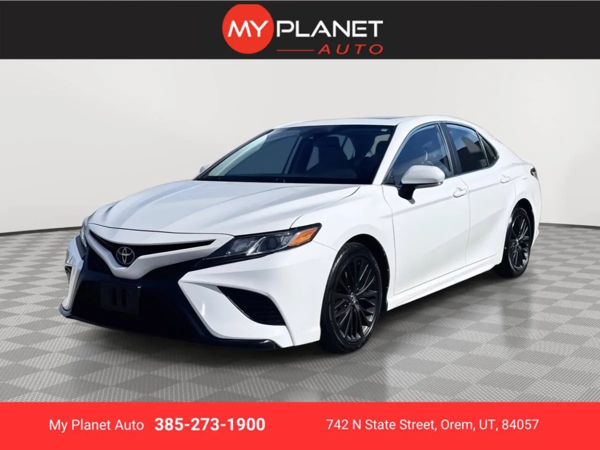 2020 Toyota Camry SE 4dr Sedan