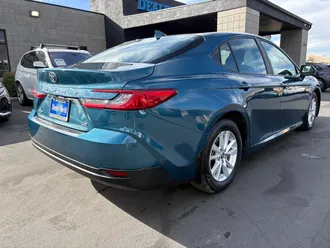 2025 Toyota Camry photo 5
