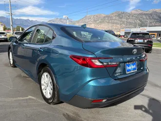 2025 Toyota Camry photo 7
