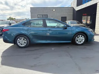 2025 Toyota Camry photo 4