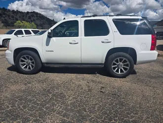 2010 GMC Yukon photo 2