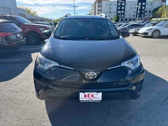 2017 Toyota RAV4 photo 3