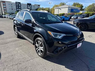 2017 Toyota RAV4 photo 4
