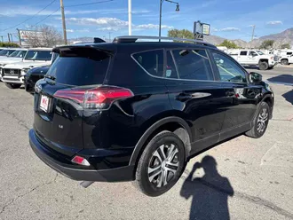 2017 Toyota RAV4 photo 5