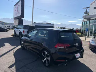 2019 Volkswagen Golf GTI photo 3