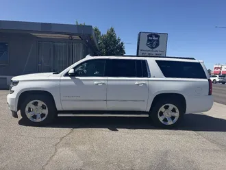 2018 Chevrolet Suburban photo 2
