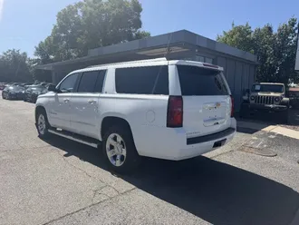 2018 Chevrolet Suburban photo 3
