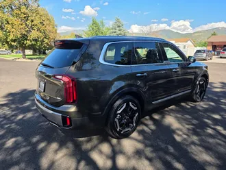 2025 Kia Telluride photo 3