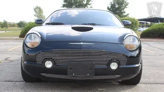 2003 Ford Thunderbird photo 3
