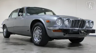 1974 Jaguar XJ12 photo 2