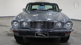 1974 Jaguar XJ12 photo 3