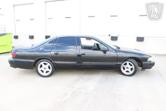 1994 Chevrolet Impala SS photo 4