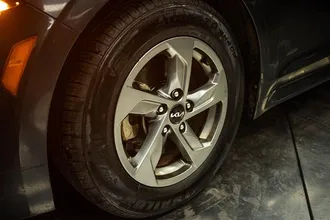 2022 KIA K5 photo 3