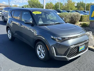2024 Kia Soul photo 2