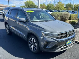 2022 Volkswagen Taos photo 2