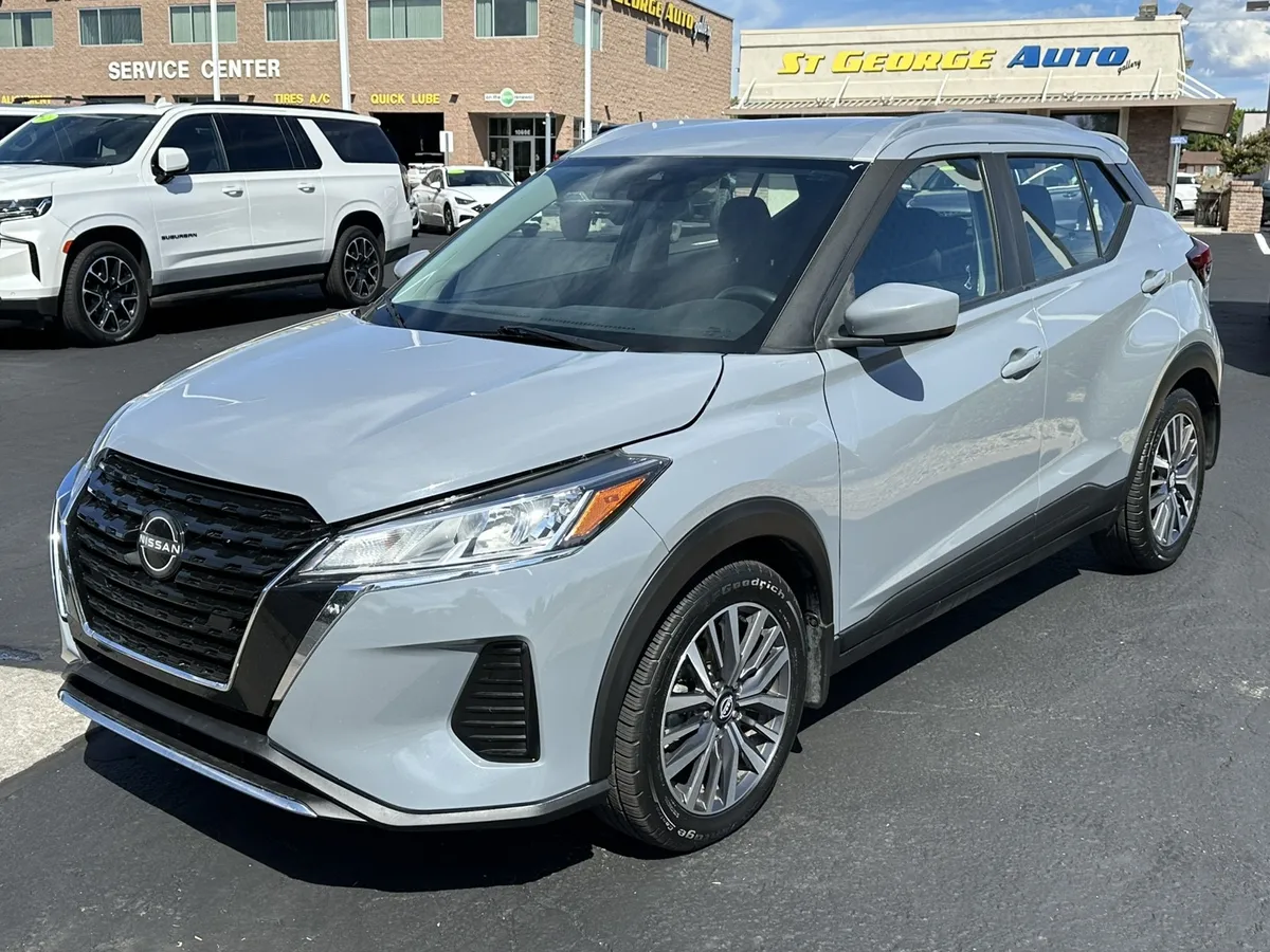 2022 Nissan Kicks SV