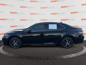 2021 Toyota Camry photo 2