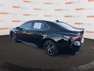 2021 Toyota Camry photo 3