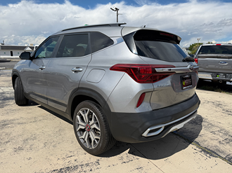 2021 KIA Seltos photo 3
