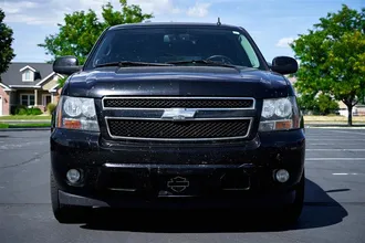 2012 CHEVROLET SUBURBAN photo 2