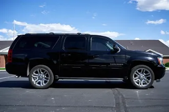 2012 CHEVROLET SUBURBAN photo 4