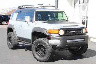 2014 TOYOTA FJ CRUISER photo 2