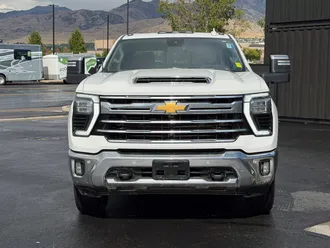 2024 Chevrolet Silverado 3500HD photo 3